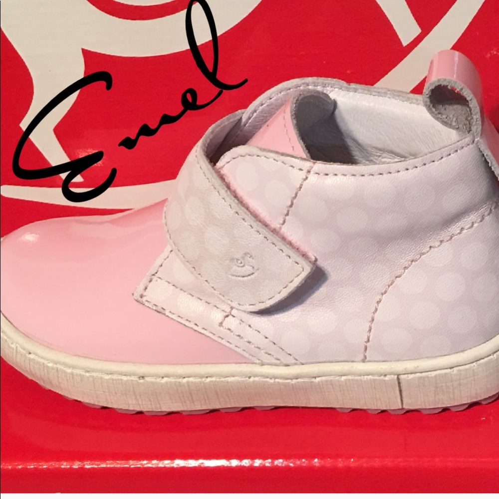 Emel - Picture 2 of 5